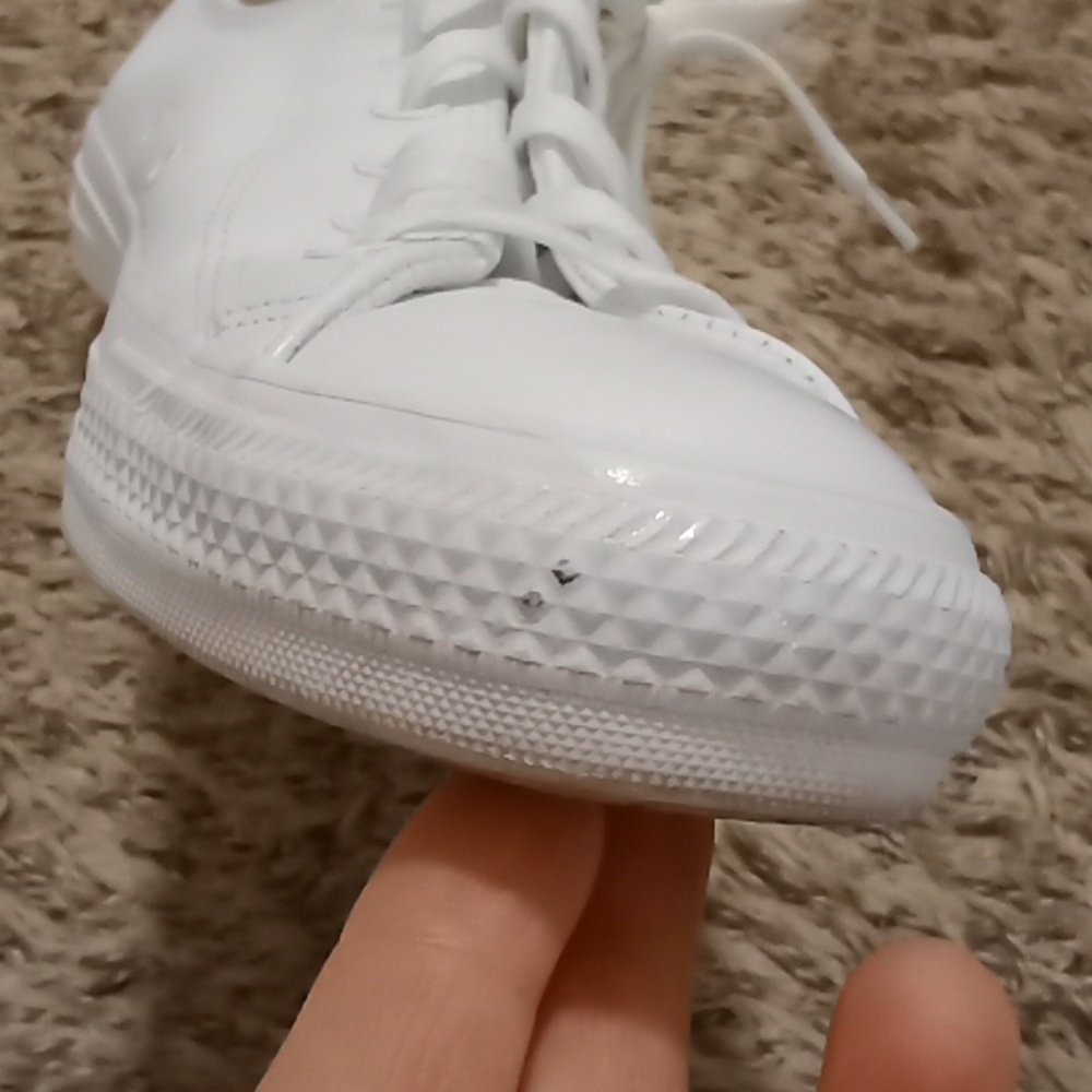 #518Unisex Converse Chuck Taylor All Star Leather 136823C Low Casual ShoesM8 W10 - Picture 11 of 12